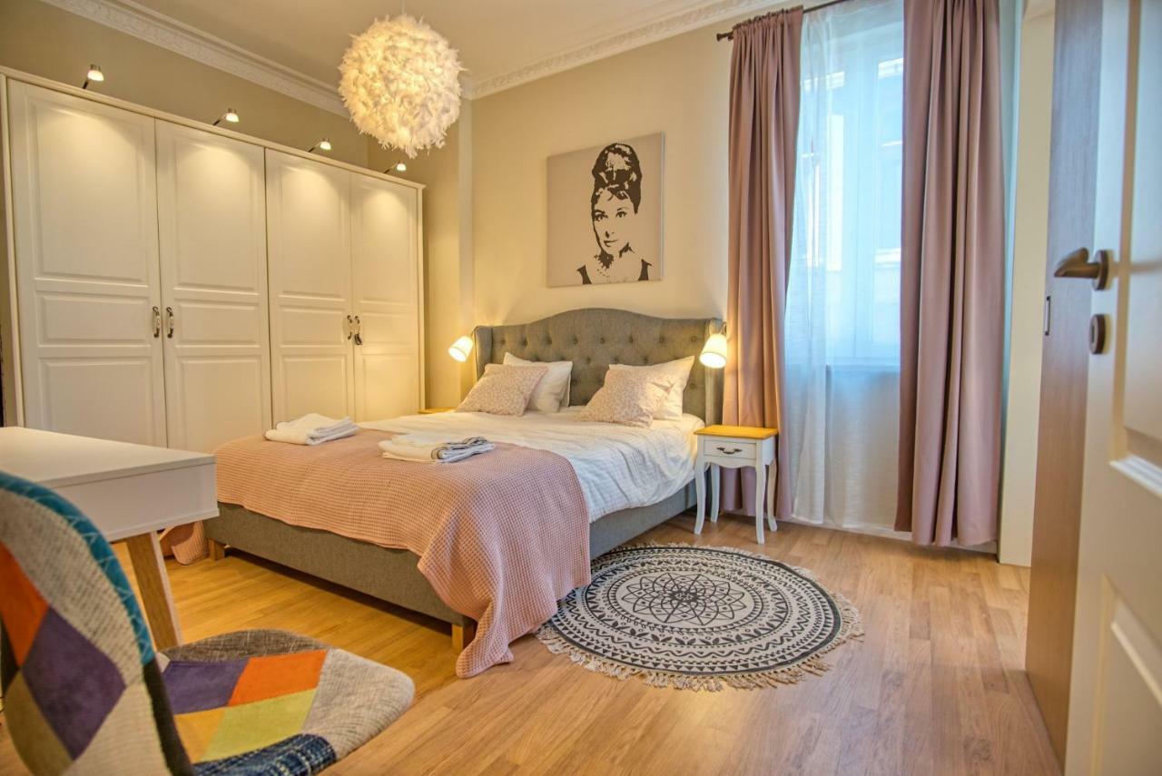 Apartment Audrey By Sofiaspot - Central, Metro To Airport Eksteriør billede